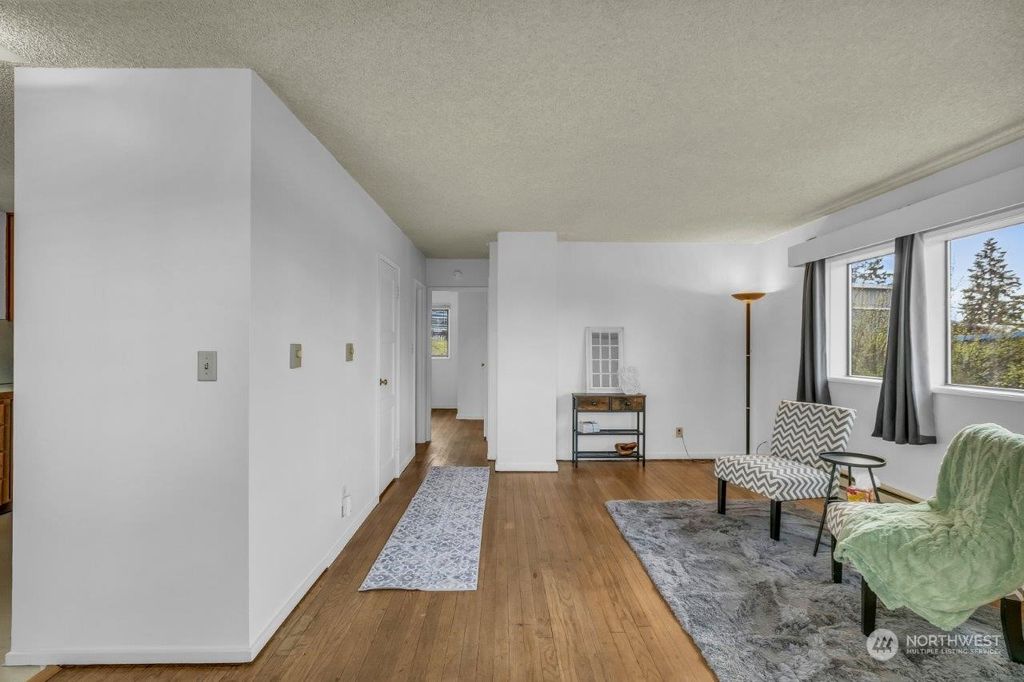 Photo of 636 Ferndale Avenue NE, Renton, WA 98056 (MLS # 2210652)