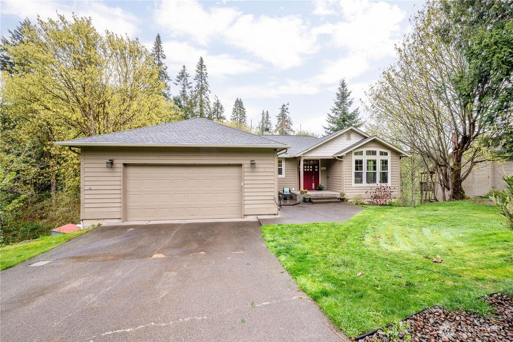 Photo of 148 W Canyon View Drive, Longview, WA 98632 (MLS # 2508221)