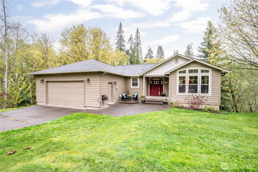 Photo of 148 W Canyon View Drive, Longview, WA 98632 (MLS # 2508221)