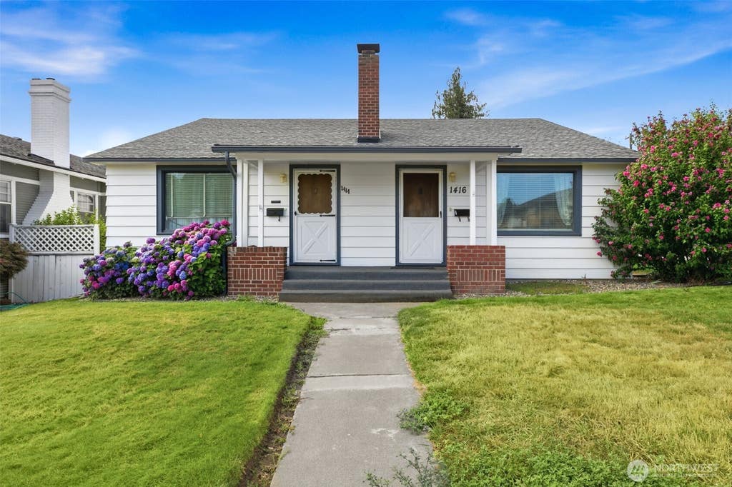 Photo of 1414 W Yakima Avenue, Yakima, WA 98902 (MLS # 2553676)