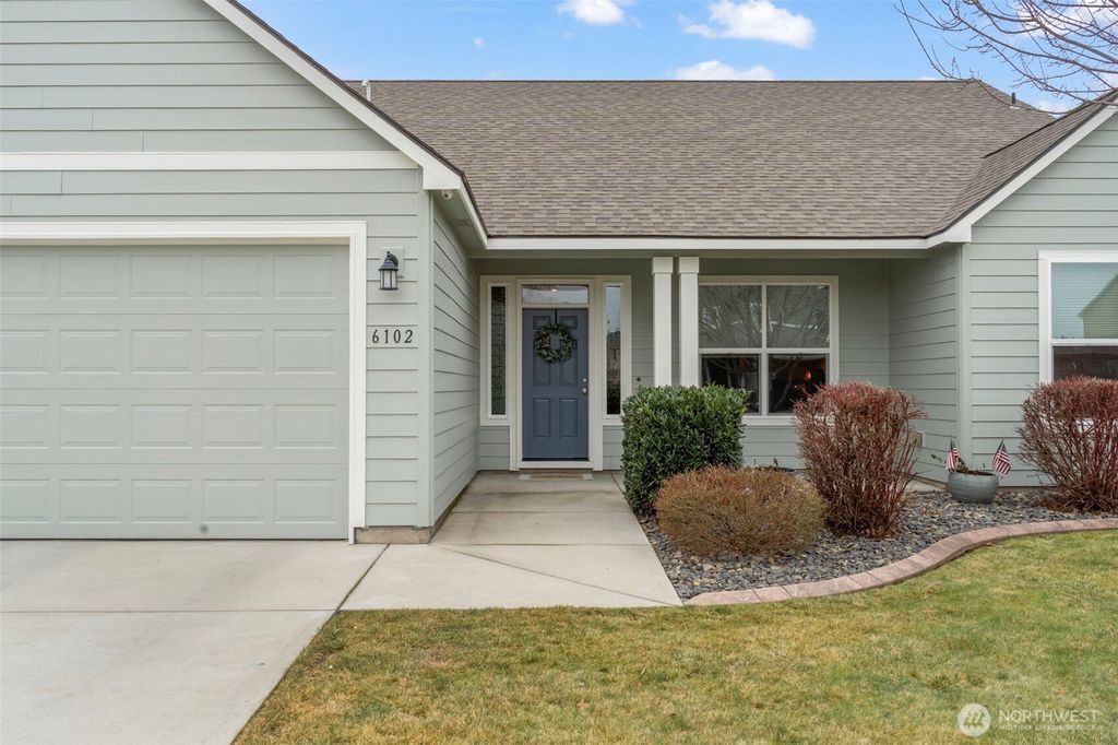 Photo of 6102 Westmoreland Lane, Pasco, WA 99301 (MLS # 2476992)