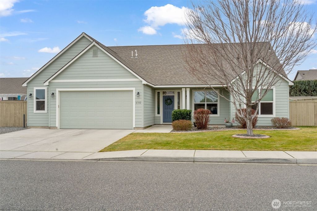 Photo of 6102 Westmoreland Lane, Pasco, WA 99301 (MLS # 2476992)