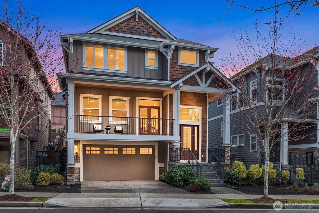 Photo of 474 5th Avenue NE, Issaquah, WA 98029 (MLS # 2525261)