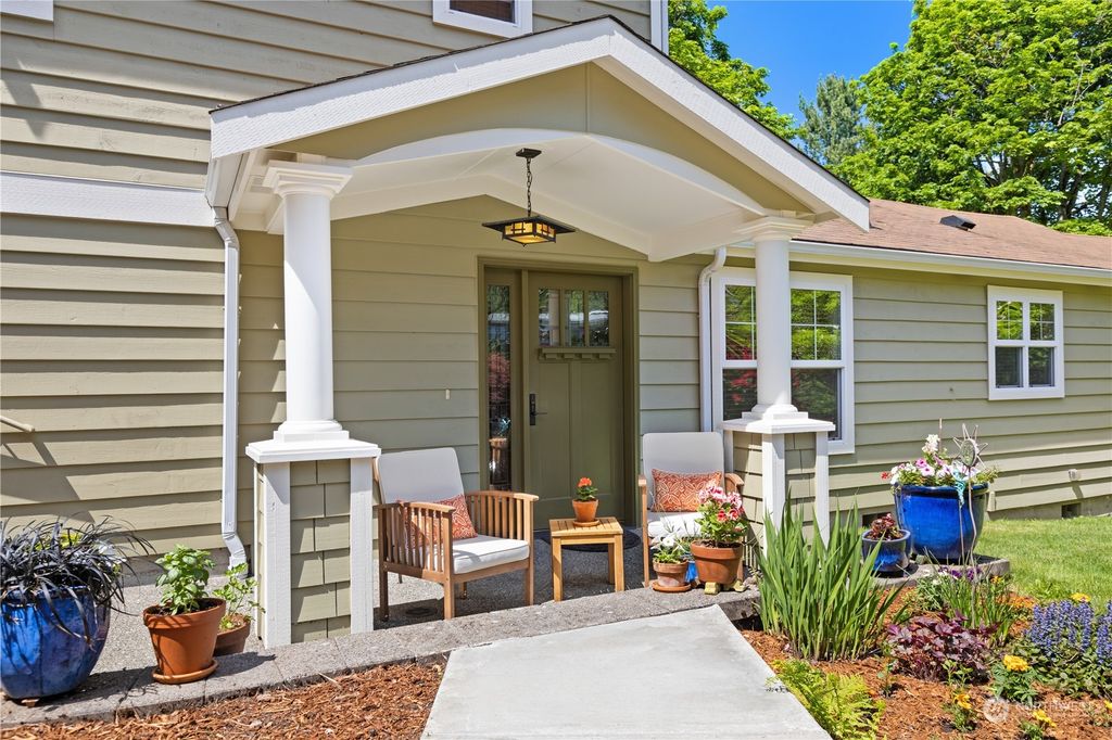 Photo of 3935 SW Orchard Street, Seattle, WA 98136 (MLS # 2072854)