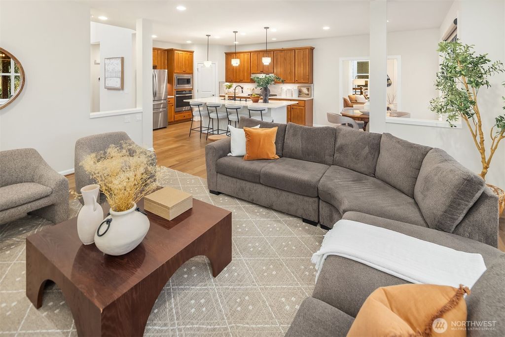 Photo of 1485 24th Avenue NE, Issaquah, WA 98029 (MLS # 2487159)