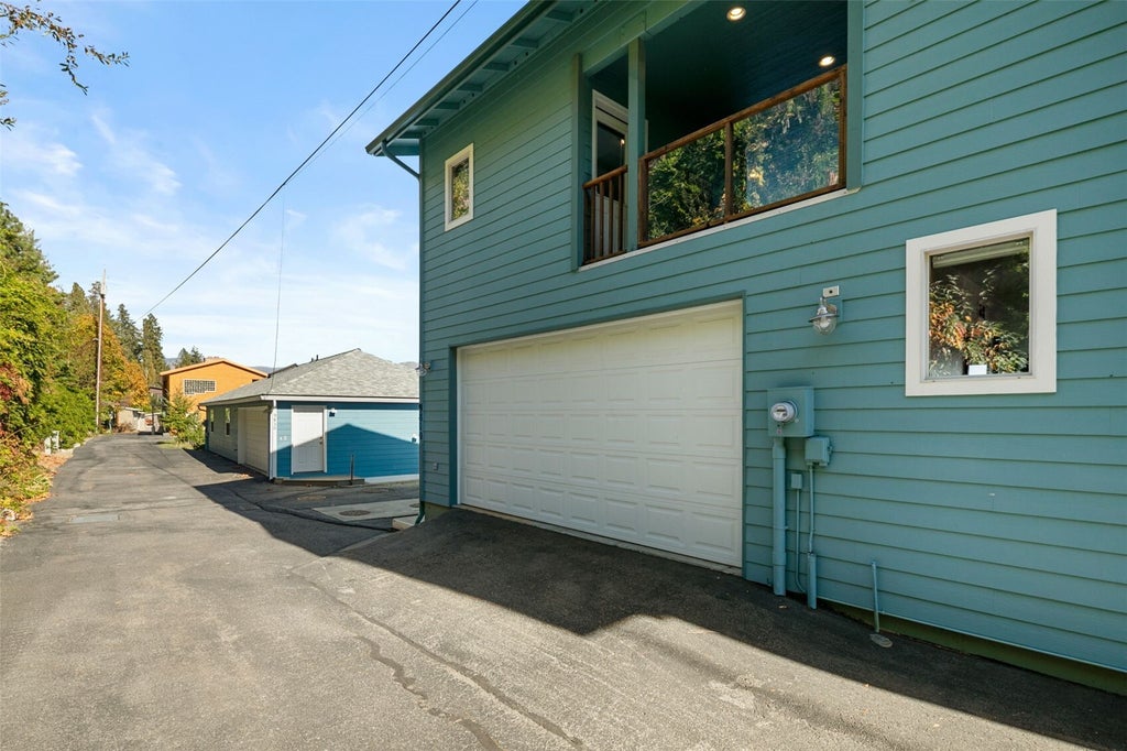 Photo of 9810 S Lakeshore Road, Chelan, WA 98816 (MLS # 2597382)