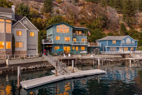 Photo of 9810 S Lakeshore Road, Chelan, WA 98816 (MLS # 2597382)