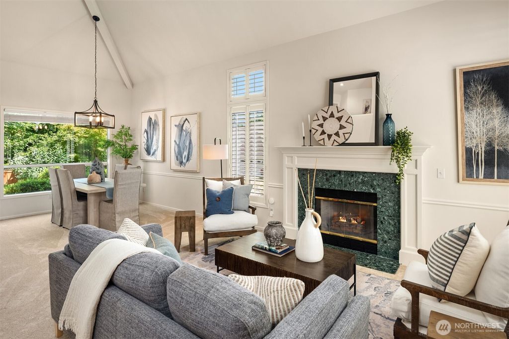 Photo of 23976 SE 40th Place, Sammamish, WA 98029 (MLS # 2388061)