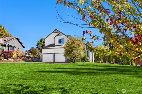 Photo of 534 Azalea Avenue NE, Bainbridge Island, WA 98110 (MLS # 2594347)