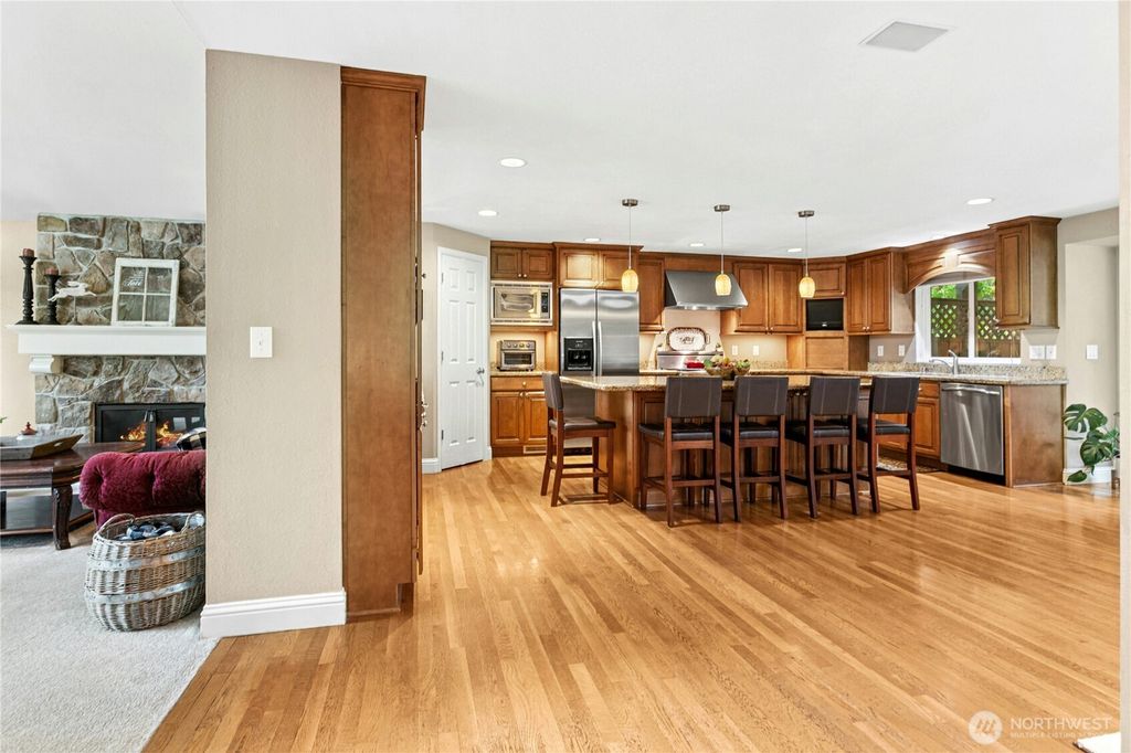 Photo of 4155 187th Avenue SE, Issaquah, WA 98027 (MLS # 2428024)