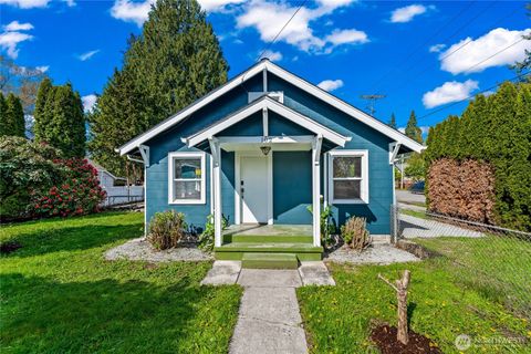 Photo of 102 12th Street SW, Puyallup, WA 98371 (MLS # 2509240)