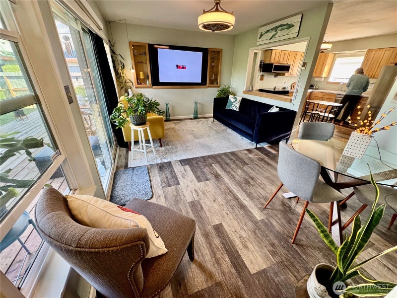 333 Canal Drive NE