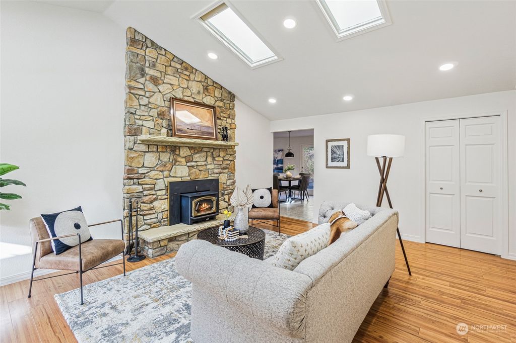 Photo of 7319 Marwood Place, Woodinville, WA 98072 (MLS # 2189792)
