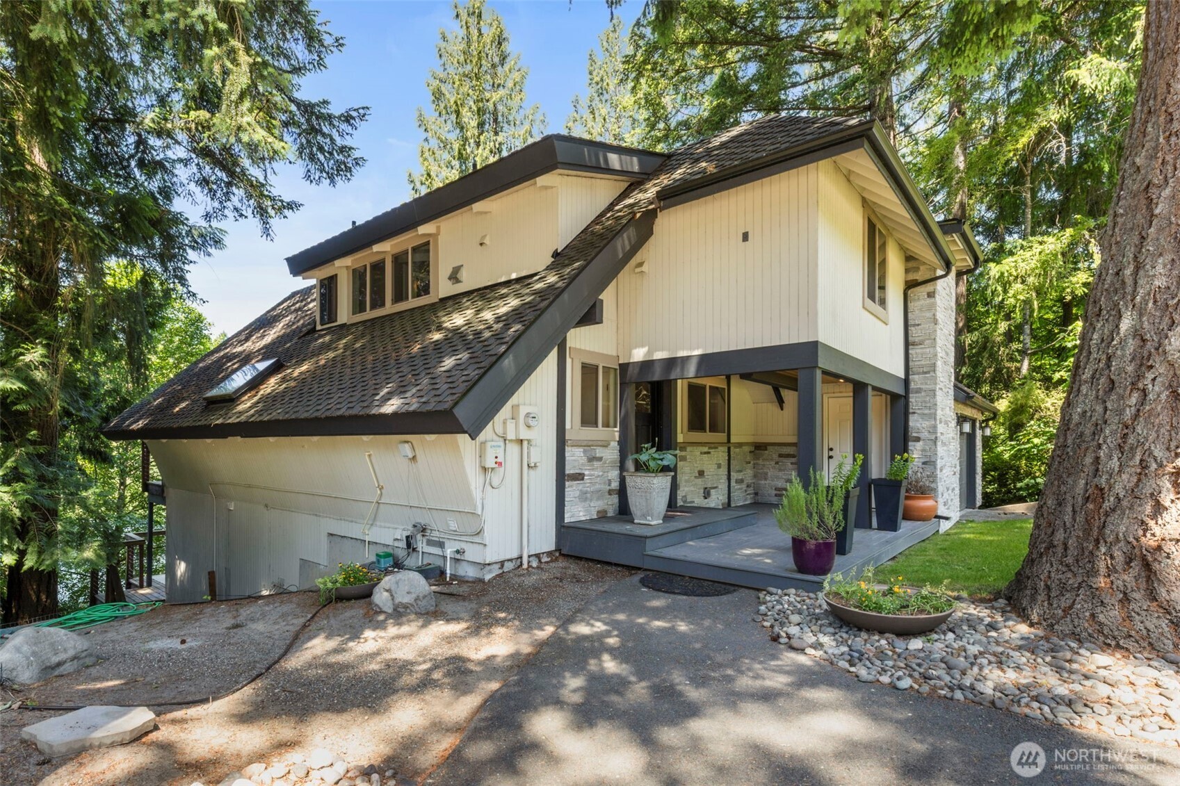 12995 Lake Shore Drive NW