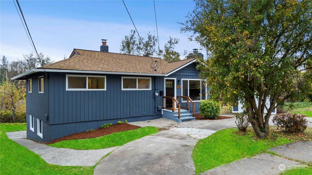 Photo of 10784 68th Avenue S, Seattle, WA 98178 (MLS # 2018580)