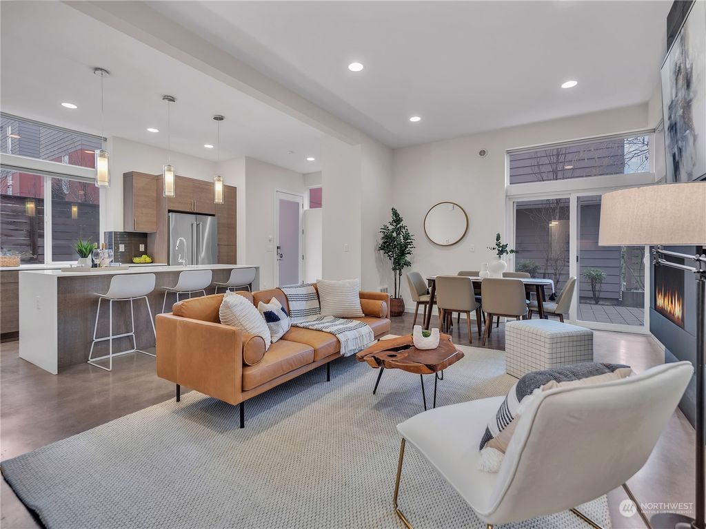 Photo of 930 15th Ave Ave, Seattle, WA 98122 (MLS # 2318571)