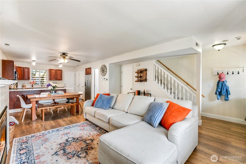 3964 Broadmoor Loop NE