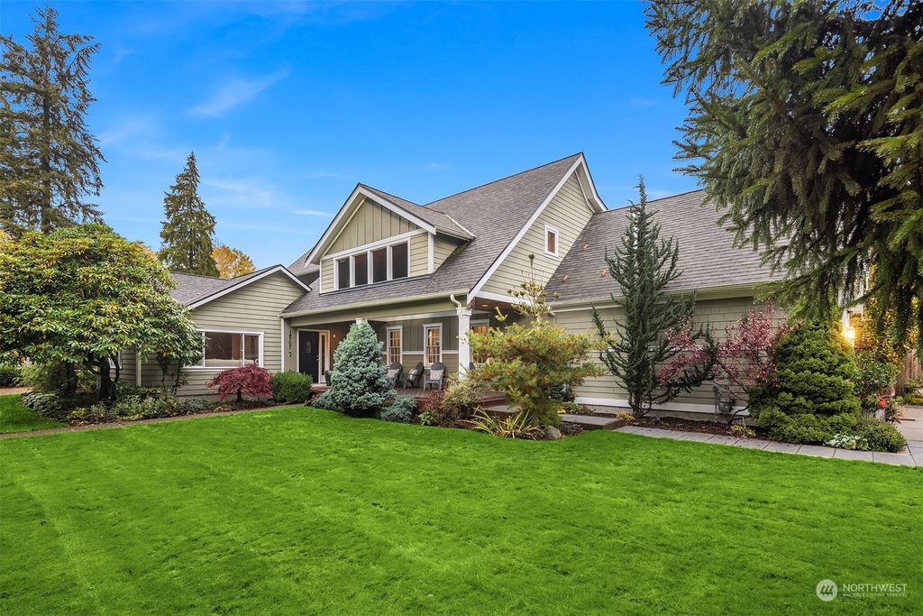 Photo of 14707 81st Avenue NE, Kenmore, WA 98028 (MLS # 2306714)