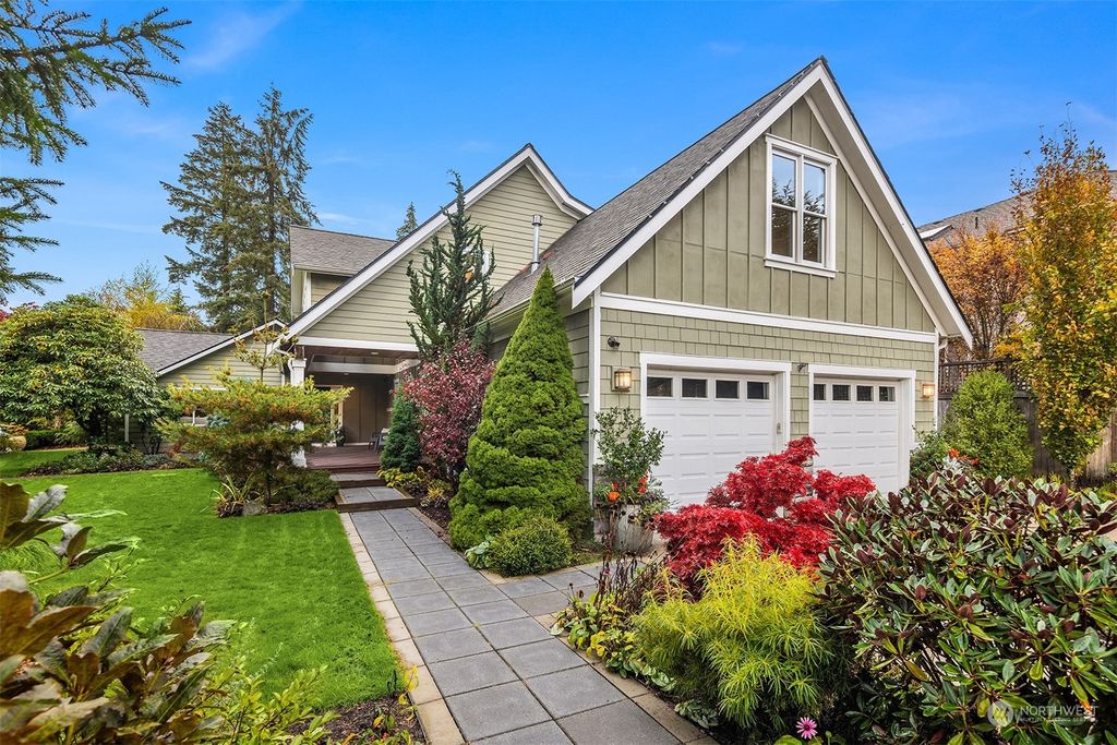 Photo of 14707 81st Avenue NE, Kenmore, WA 98028 (MLS # 2306714)
