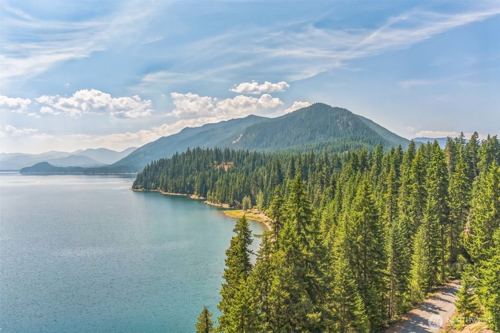 Photo of 4711 Kachess Lake Rd Rd, Easton, WA 98925 (MLS # 2488487)