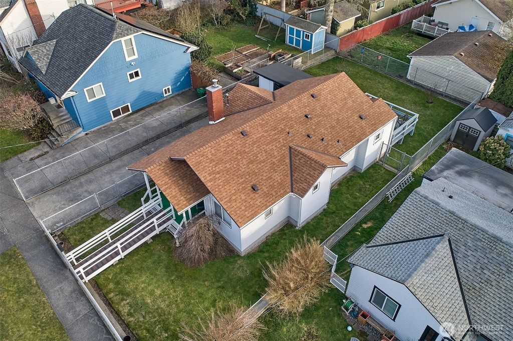 Photo of 725 N 88th Street, Seattle, WA 98103 (MLS # 2347976)