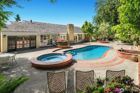 Photo of 4226 92nd Avenue NE, Yarrow Point, WA 98004 (MLS # 2458674)