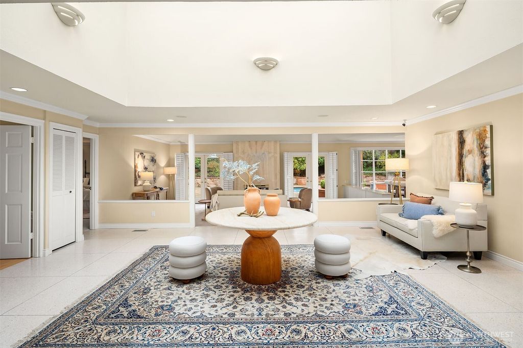 Photo of 4226 92nd Avenue NE, Yarrow Point, WA 98004 (MLS # 2458674)