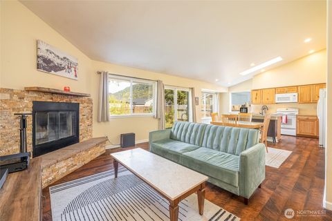 Photo of 3001 Green Valley Drive, Maple Falls, WA 98266 (MLS # 2442927)