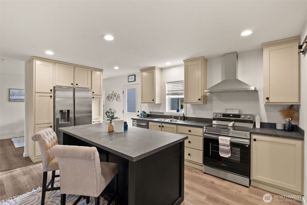 Photo of 1243 SW Elzina Street, Chehalis, WA 98532 (MLS # 2463331)