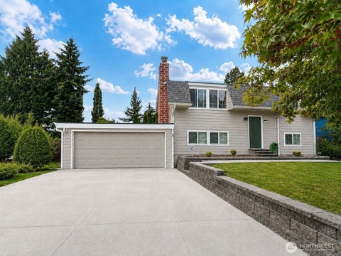 Photo of 6132 59th Street NE, Marysville, WA 98270 (MLS # 2549959)