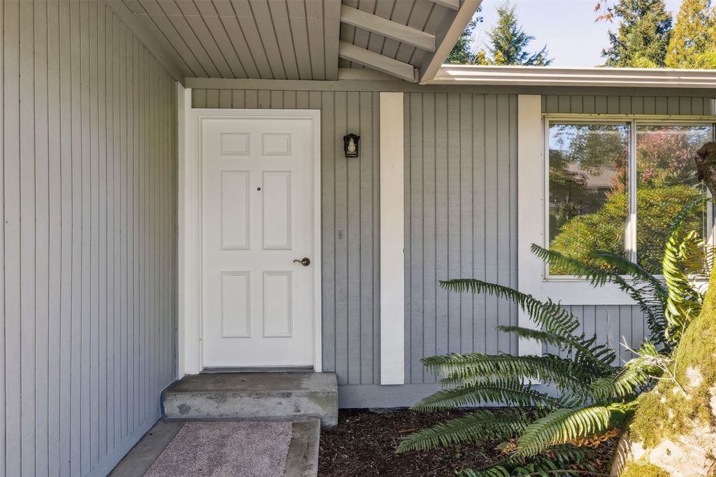 Photo of 14041 156th Avenue SE, Renton, WA 98059 (MLS # 2300733)