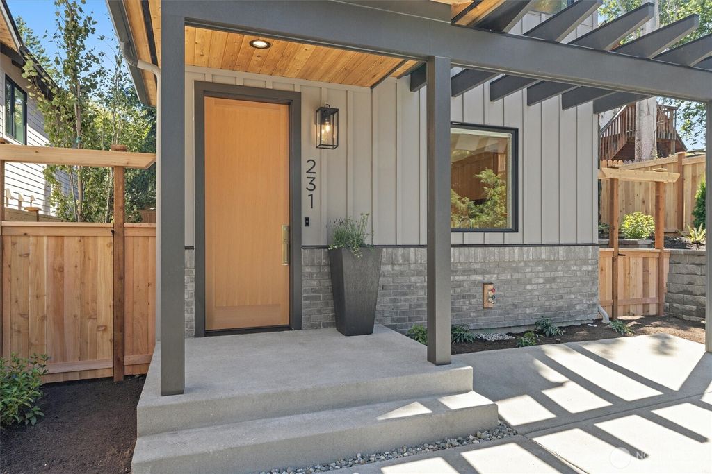 Photo of 231 19th Avenue, Kirkland, WA 98033 (MLS # 2405681)