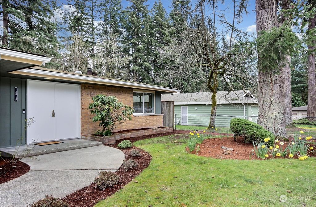 Photo of 13814 139th Avenue SE, Renton, WA 98059 (MLS # 2042037)