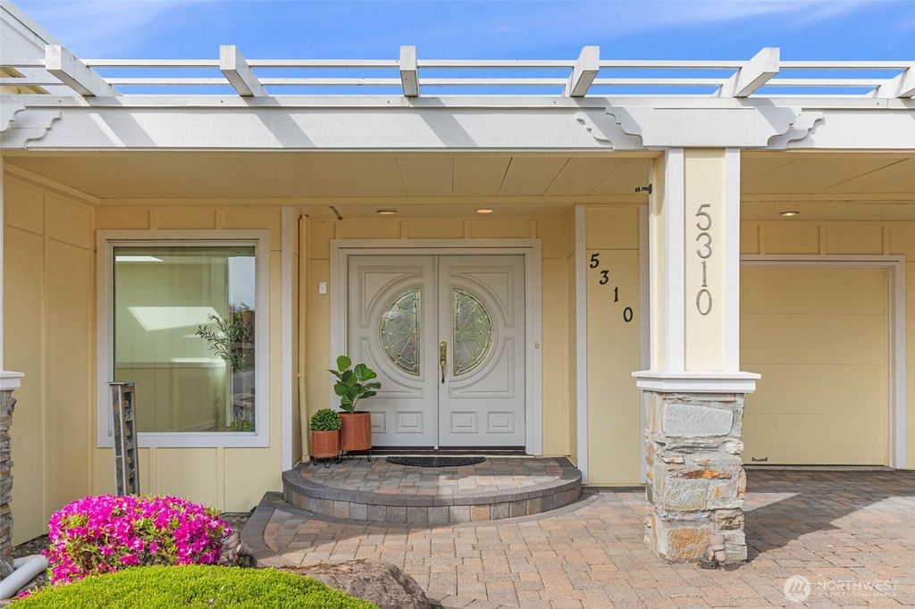 Photo of 5310 143rd Avenue SE, Bellevue, WA 98006 (MLS # 2395579)