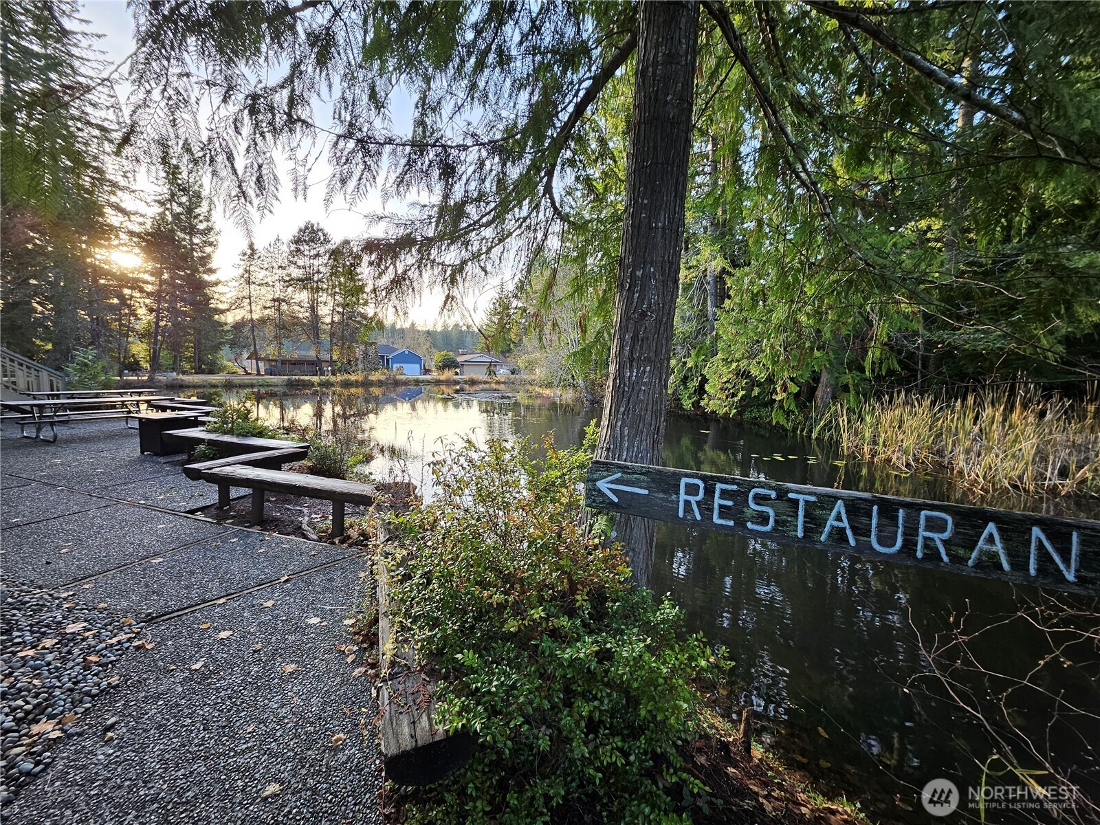 Allyn, Washington 98524, United States, 3 Bedrooms Bedrooms, ,2 BathroomsBathrooms,Residential,Active,252180