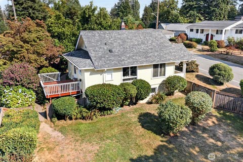 Photo of 906 SW 130th Street, Burien, WA 98146 (MLS # 2567601)