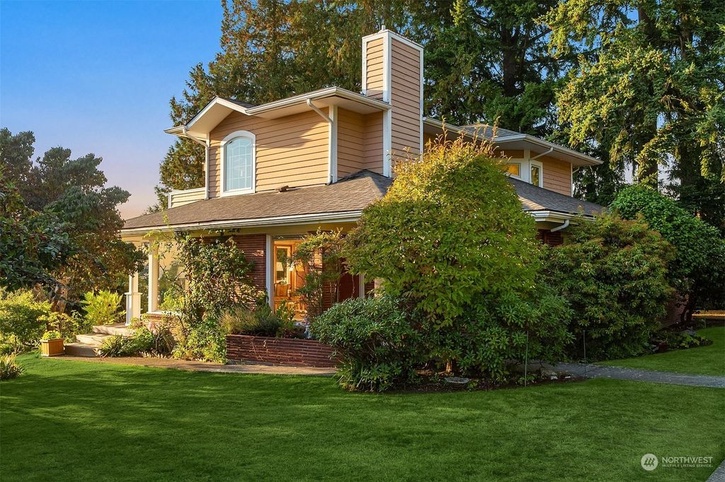 Photo of 1024 NW 178th Street, Shoreline, WA 98177 (MLS # 2178924)