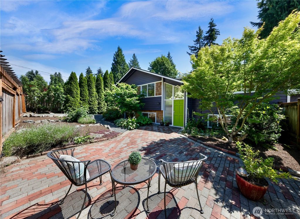 Photo of 16237 NE 99th Street, Redmond, WA 98052 (MLS # 2531154)