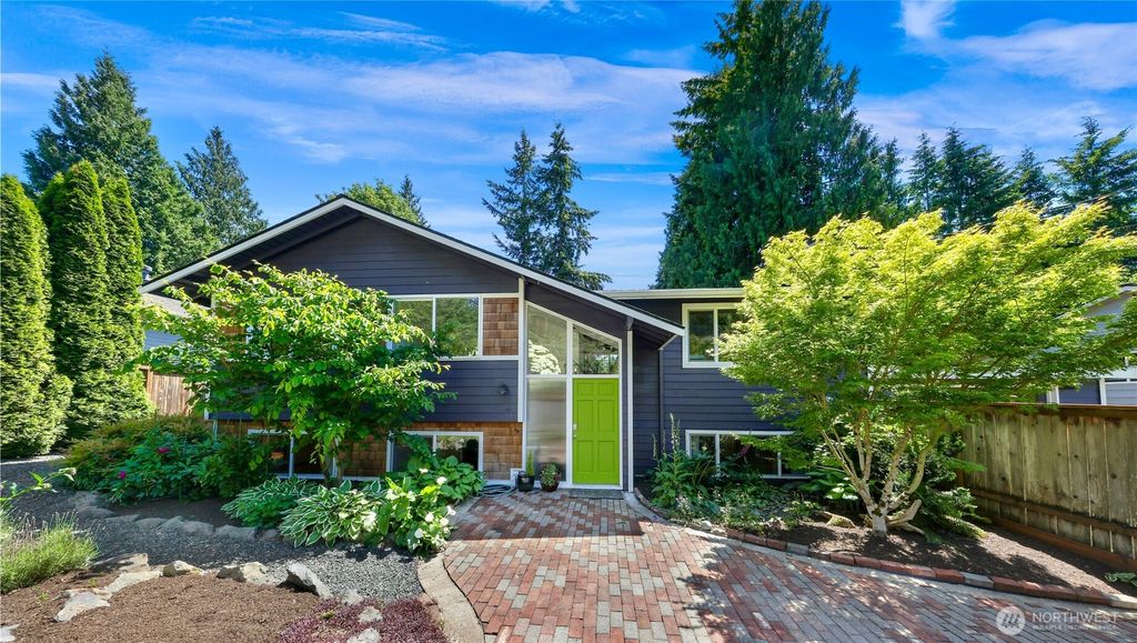 Photo of 16237 NE 99th Street, Redmond, WA 98052 (MLS # 2531154)