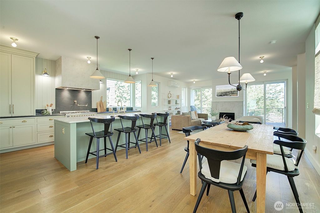 Photo of 9208 11th Avenue NW, Seattle, WA 98117 (MLS # 2391339)