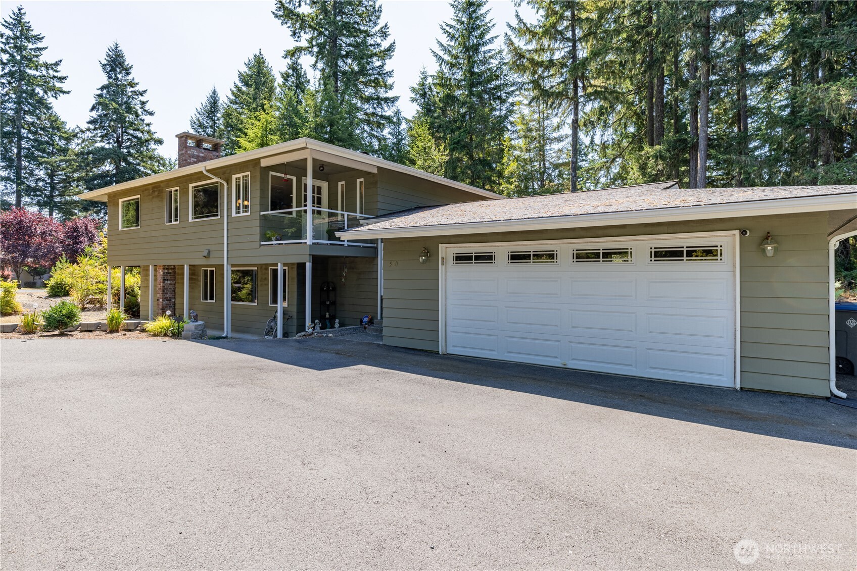 530 E Country Club Drive E