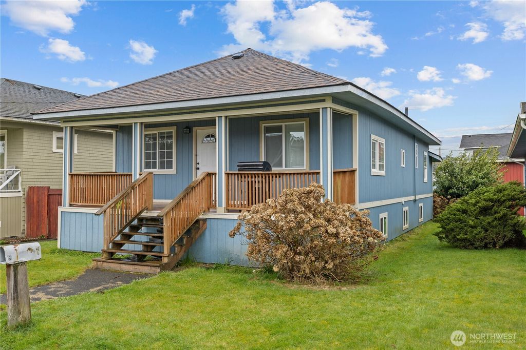 Photo of 904 W 2nd Street, Aberdeen, WA 98520 (MLS # 2488330)