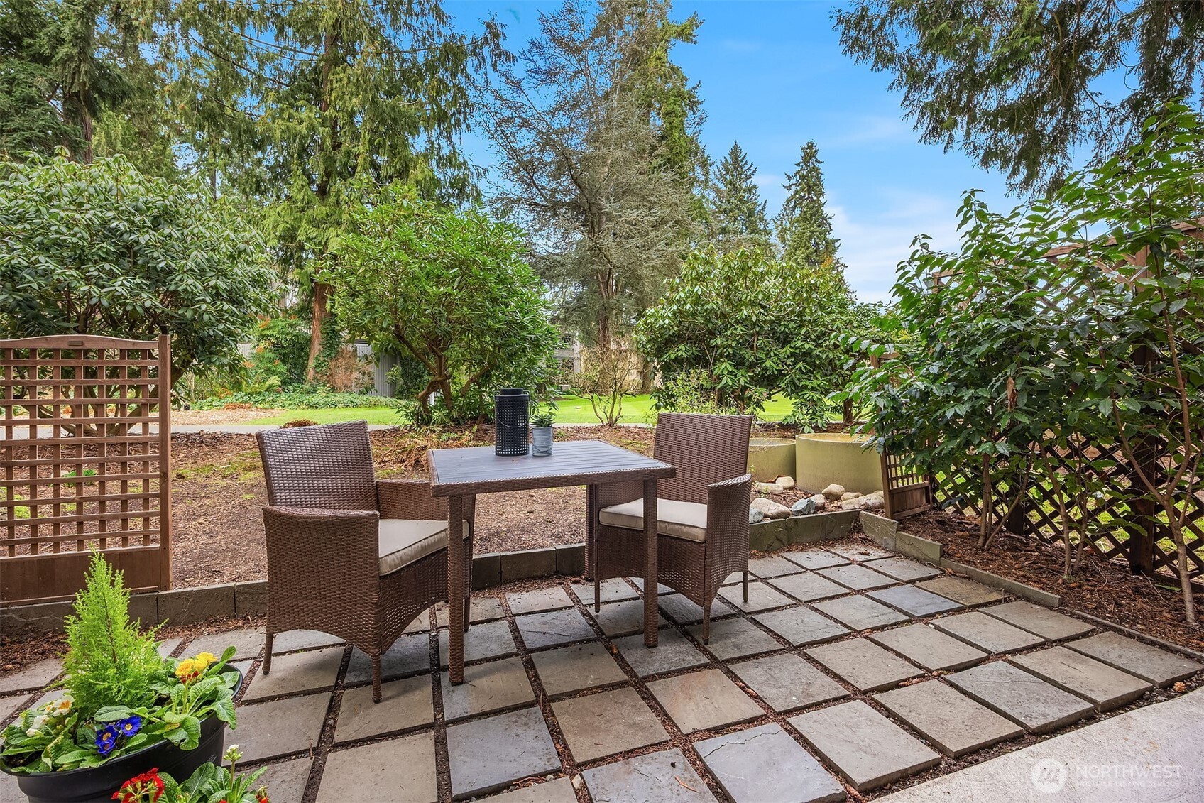 17001 Inglewood Road NE M106