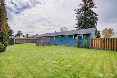 Photo of 908 S 20th St, Mount Vernon, WA 98274 (MLS # 2507881)