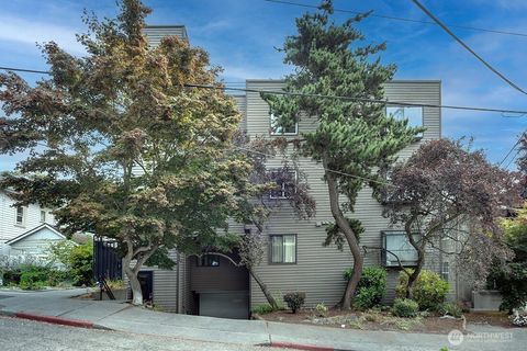 Photo of 1312 6th Avenue N #9, Seattle, WA 98109 (MLS # 2477261)