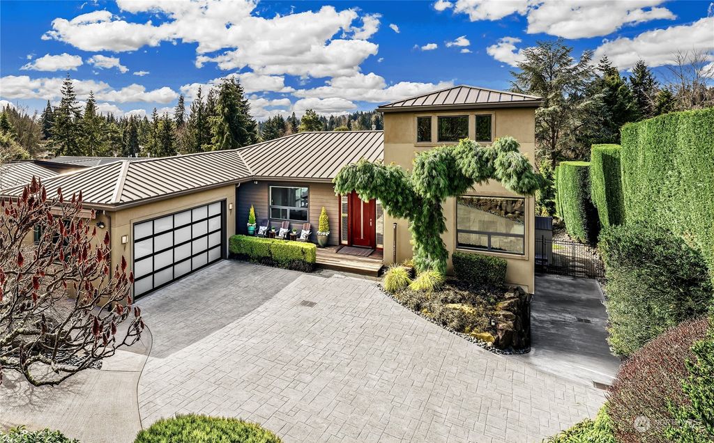 Photo of 1431 88th Avenue NE, Clyde Hill, WA 98004 (MLS # 2037780)