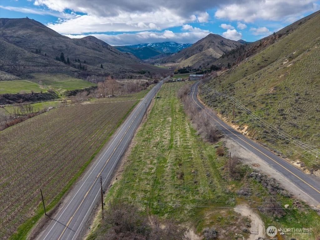 Photo of 3 Methow Street, Wenatchee, WA 98801 (MLS # 2495324)