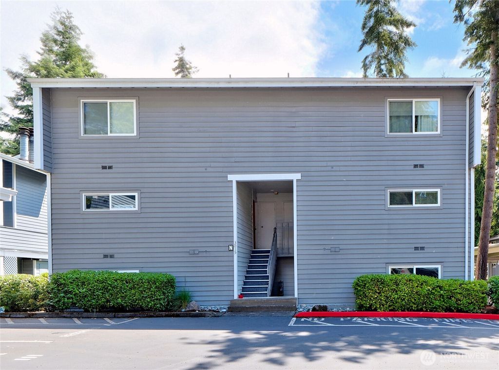 Photo of 3015 127th Place SE #N12, Bellevue, WA 98005 (MLS # 2538056)