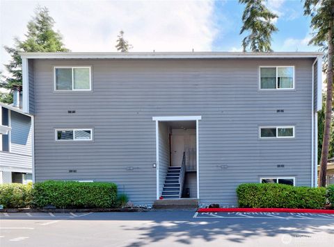 Photo of 3015 127th Place SE #N12, Bellevue, WA 98005 (MLS # 2538056)