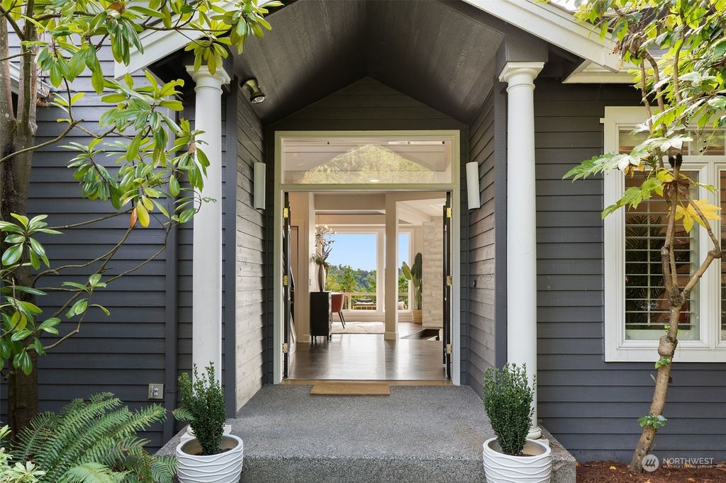 Photo of 5001 SW Morgan Street, Seattle, WA 98136 (MLS # 2294130)